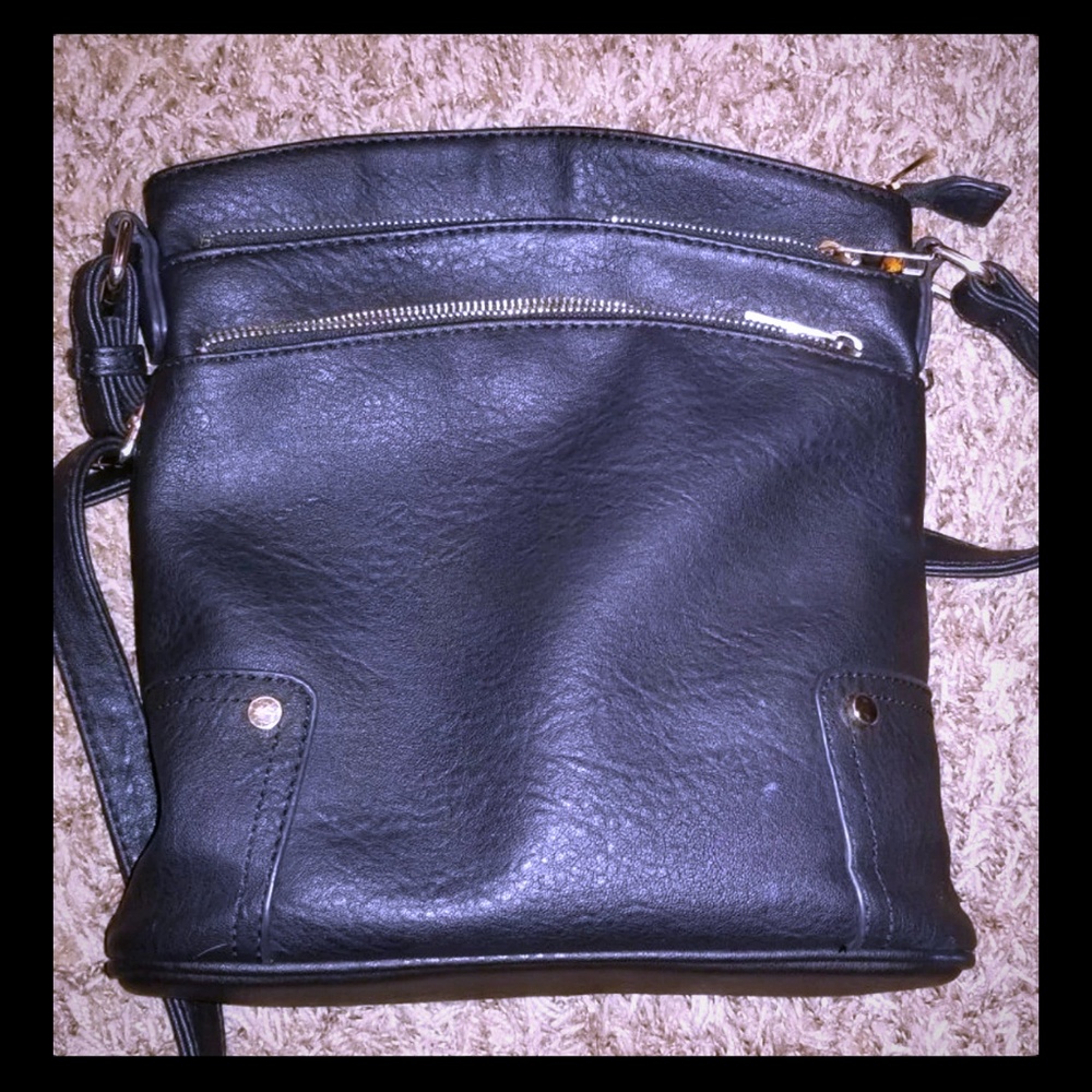 Black crossover bag